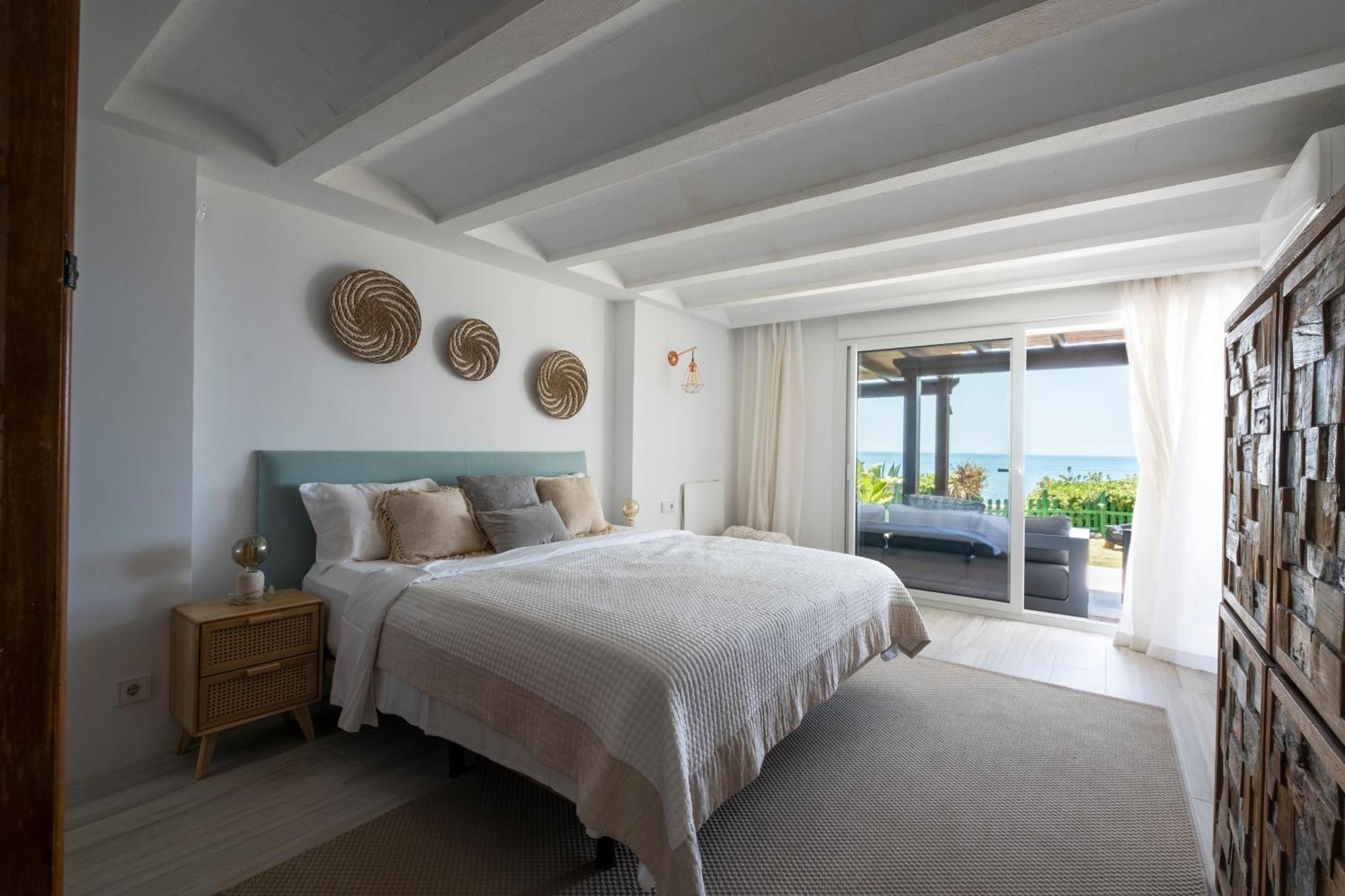 Beach Villa Dorada Естепона Екстериор снимка