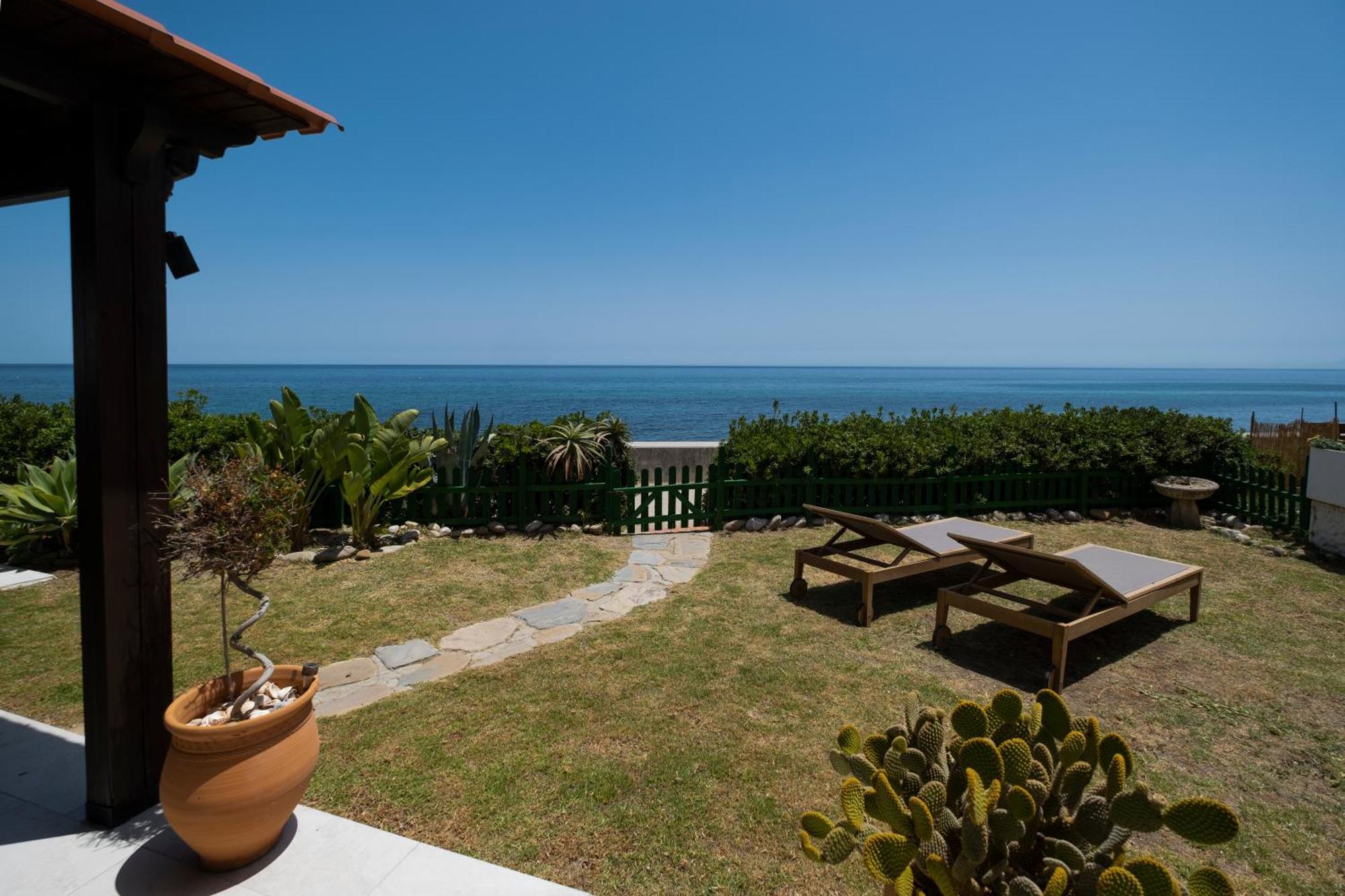Beach Villa Dorada Естепона Екстериор снимка