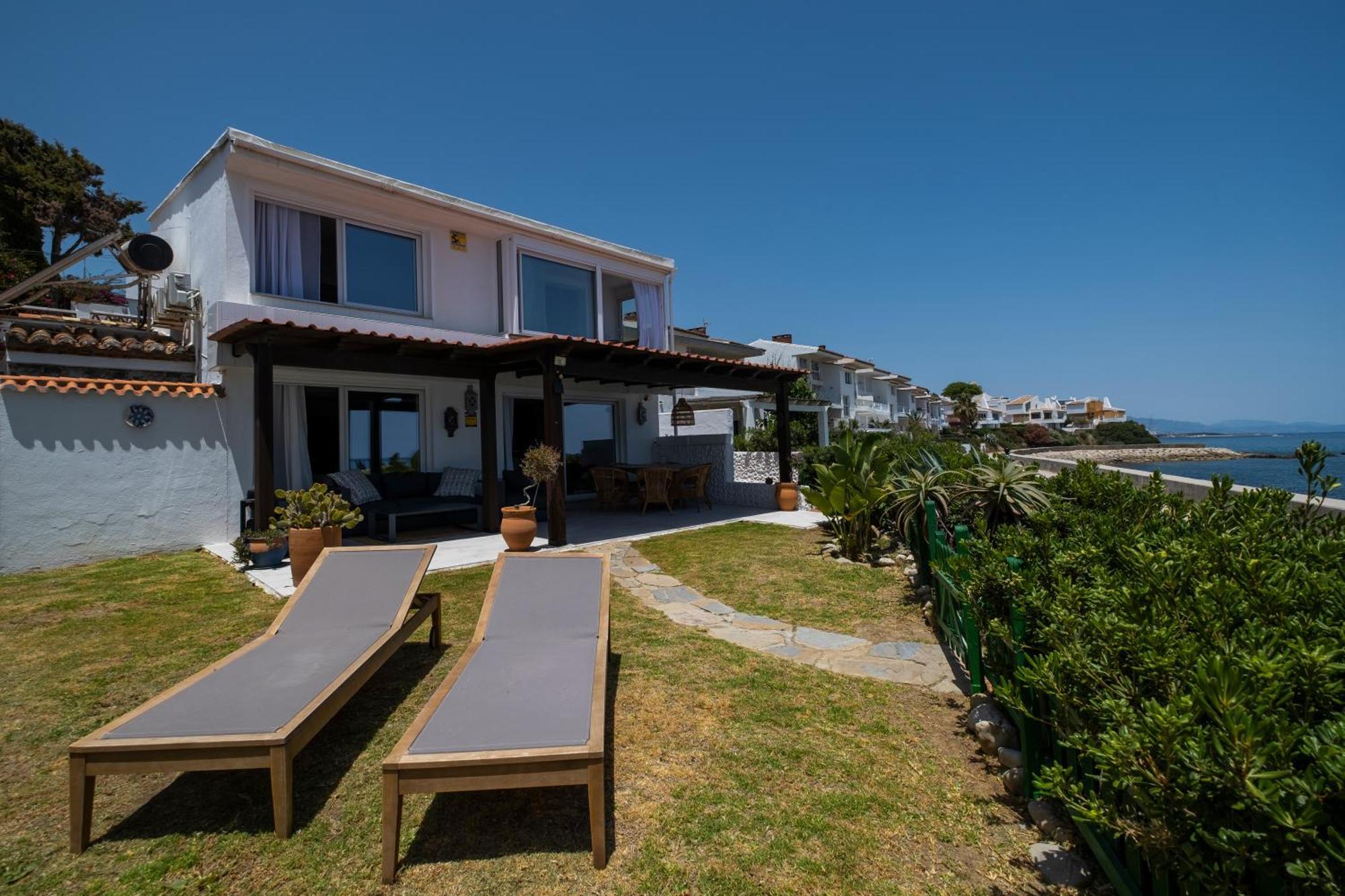 Beach Villa Dorada Естепона Екстериор снимка